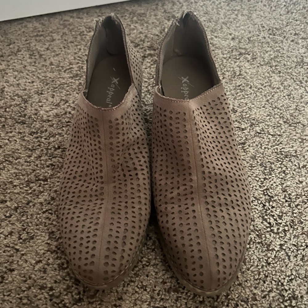 brown dress shoes